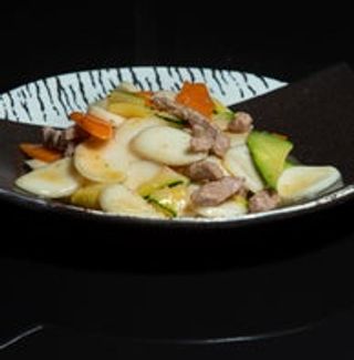 137 Gnocchi di riso con manzo