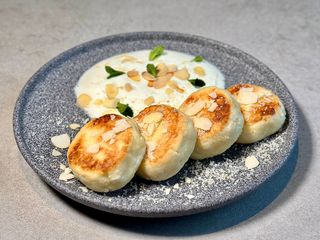 Сирники зі сметаною (220g)