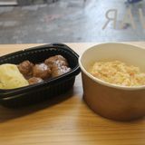 Ensaladilla rusa+ albóndigas de ternera con puré de patata
