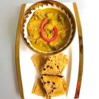 Coconut Chicken Curry served with 2pcs Chapati