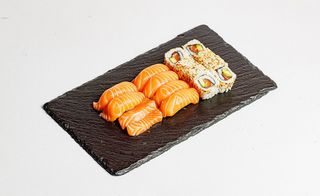 SALMON LOVER BOX 16 kom (Posno)