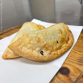 Empanadas de pollo (12 unidades)*