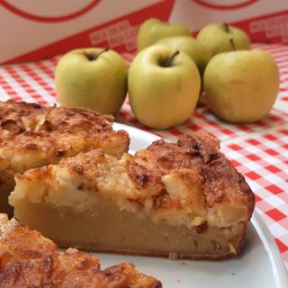 Apple Crumble - Tarta de manzana casera con pasas- porción 1 persona