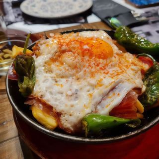 Huevos Rotos Con Jamón Ibérico