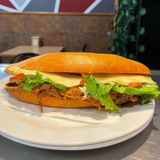 Bocadillo pollo meechado