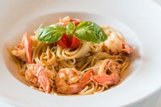 Spaghetti com Mazzancolle e Pomodorini Confit