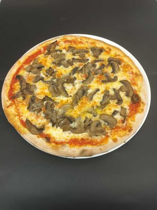 Pizza al funghi
