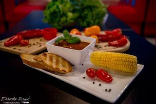 Zupa meksykańska z fasolą i wołowiną na ostro