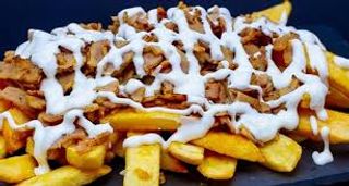 Bandeja De Patatas Con Kebab