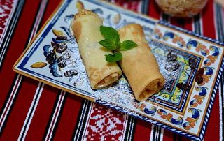 CLATITE CU BRANZA SI STAFIDE