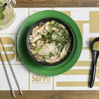 SOPA PHO DE POLLO (GRANDE)