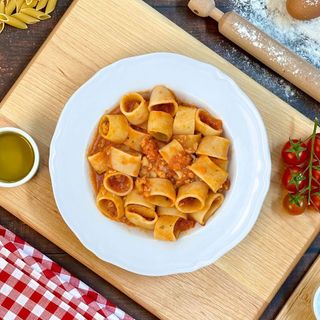 Mezzi paccheri al ragù di seppia