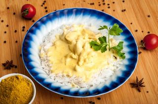 Meniu pui curry cu orez basmati