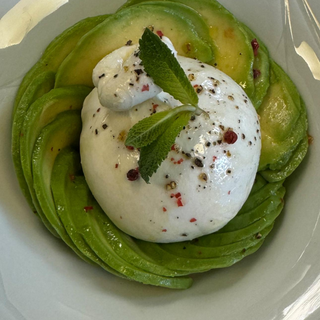 Burratina cu Avocado