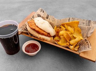 Menù bimbo-panino con Hamburger di Salsiccia