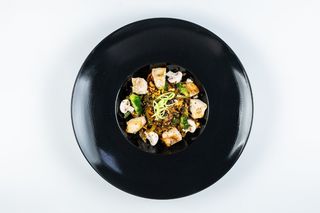 Вок з куркою та овочами в соусі теріякі 300г