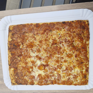 Pizza de bacon y queso 