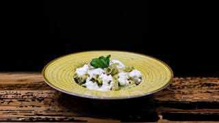 Rigatoni burrata pesto (vegetarian)