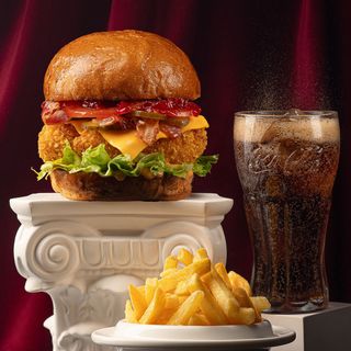 Комбо з бургером з курячими стріпсами та беконом