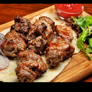 Шашлик свинячий (200/50/30/50г)