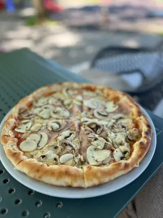 Pizza Capricciosa srednja 28 cm