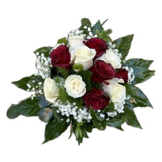 Bouquet de rosas vermelhas e brancas 