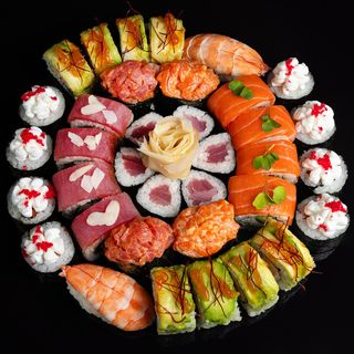 Суші Торт М (1085г)