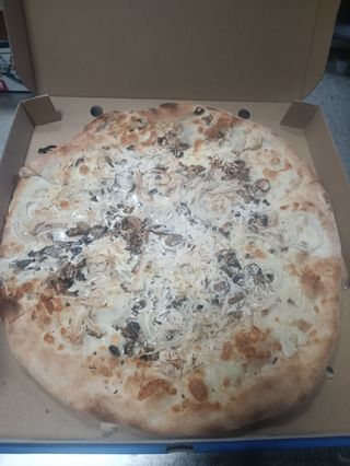 Pizza Al Champiñón