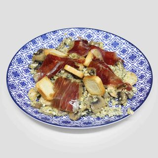 Revuelto de Gambas, Champiñones y Jamón de Bellota