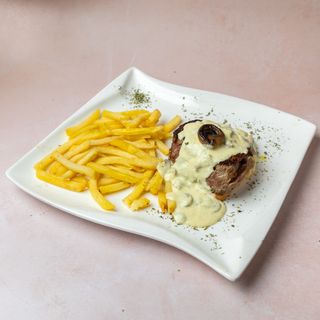 Biftek u sosu od pečuraka