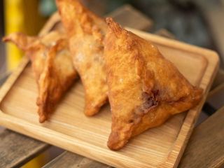 Пиріжок з вишнями (180g)