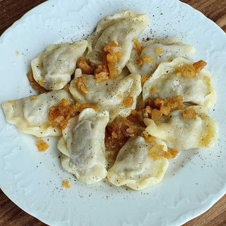 Pierogi z mięsem (8 szt.)