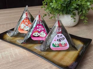 Onigiri z krewetką w tempurze 1 szt