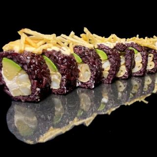 55X. Dragón Roll Tempura De Sepia Con Arroz Negro (8 Pzs.)