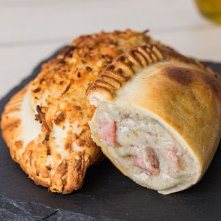 Empanada Jamón dulce, Queso y Roquefort