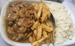 1/2 Dose Escalopes Vitela com Cogumelos