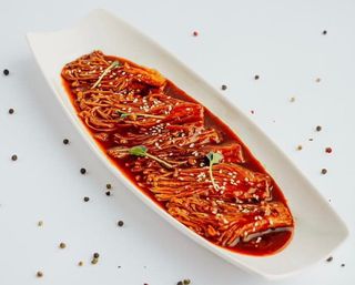 Тәтті және ащы тұздықтағы эноки/Эноки в сладко-остром соусе