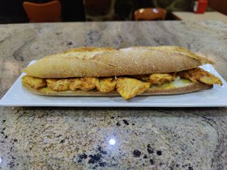 Bocadillo de 2 pinchos morunos