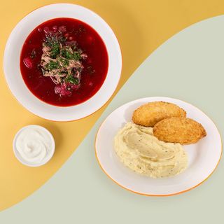 Розкішний борщ з рваною яловичиною та київські котлетки з пюре