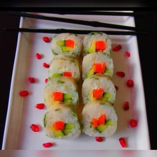 Рулца с оризавокадо, аспержи, филаделфия, краставица (8бр-190г)