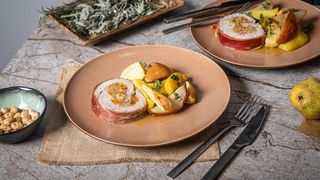 Punjeni lungić s prilogom