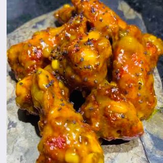 612. Alitas Fritas Con Salsa Mostaza Y Miel 