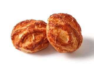 Форнети със сирене и кашкавал