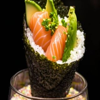 157. Temaki Salmon 1pcs