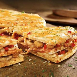 Triple-Deck Chicken Lrg Pizza