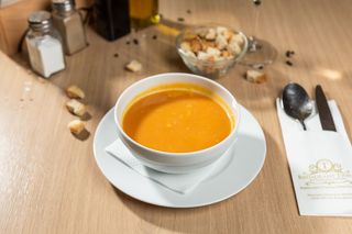 Supă cremă de legume cu crutoane