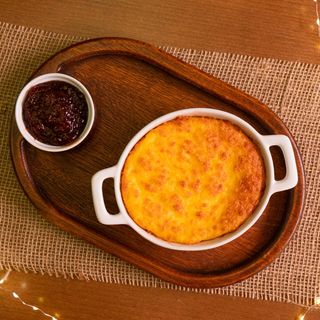 Фермерски кашкавал по селски с домашно сладко от люти чушки