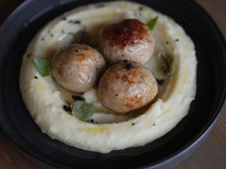 М'ясні кульки кролика з картопляним пюре (270g)