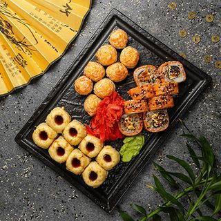 Сет із запечених ролів