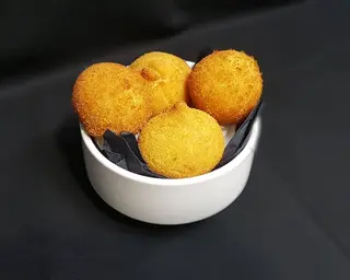 Bolinhos e Rissóis